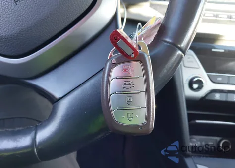 2017 Hyundai Elantra Value Edition из США, поврежденный, VIN KMHD84LF9HU388072